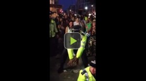 UK Police dancing to afrobeats at Nottinghill carnival